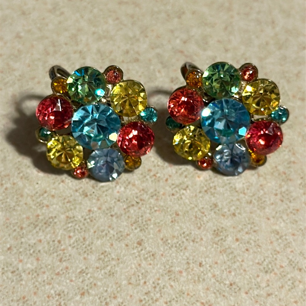 Vintage Coro silver tone multi colored rhinestone screw back Earrings (790)